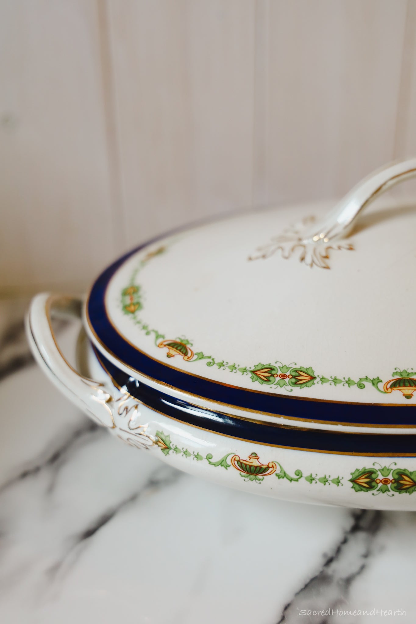 Serving Platter with lid
