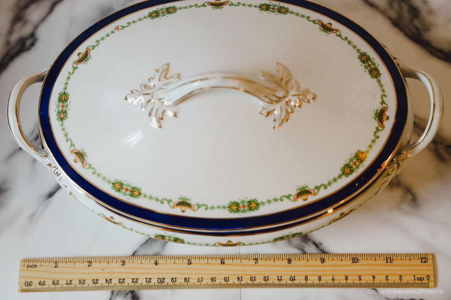 Serving Platter with lid