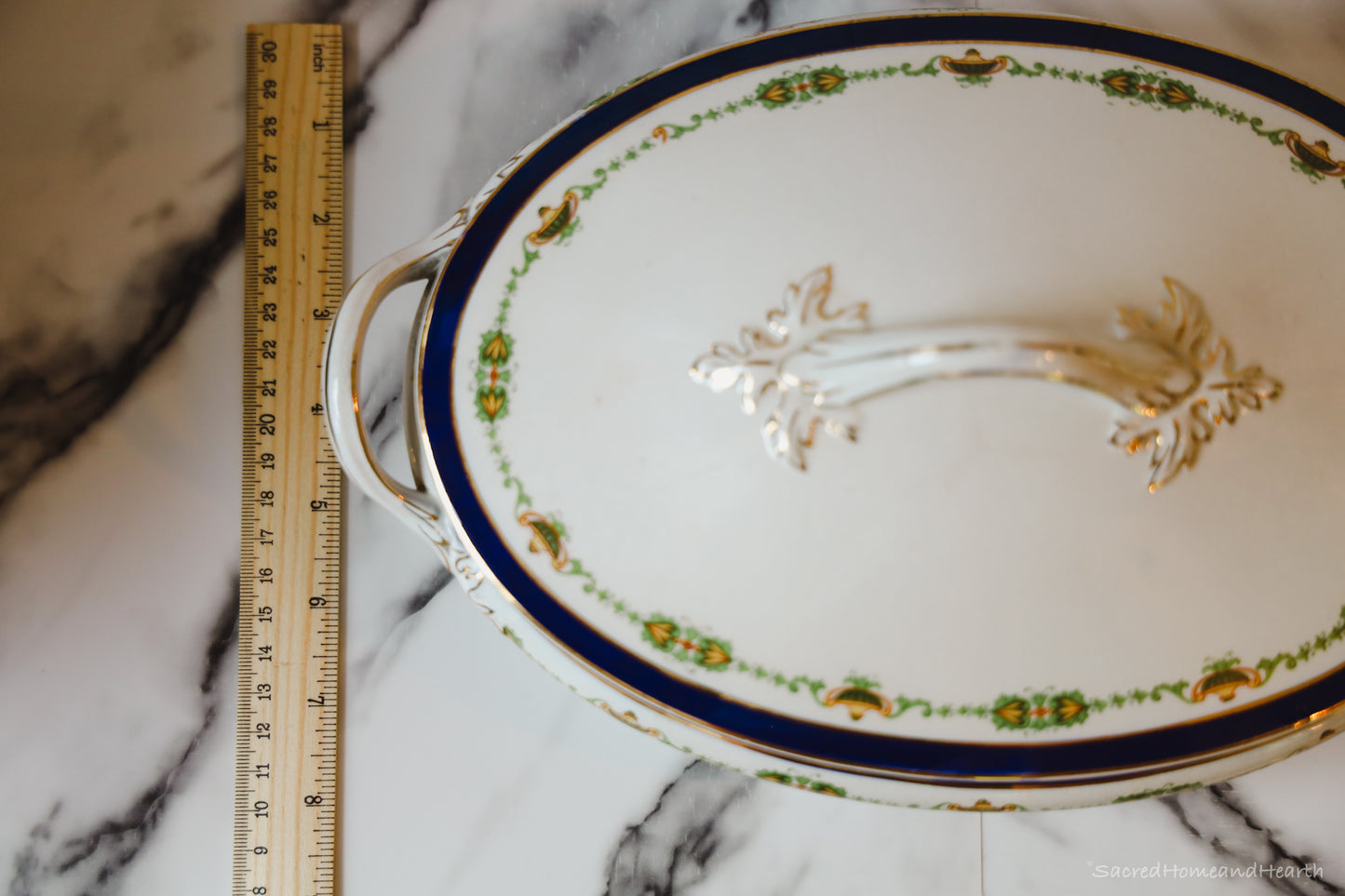 Serving Platter with lid