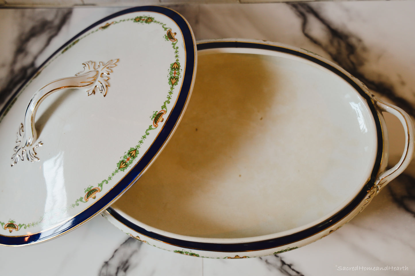 Serving Platter with lid
