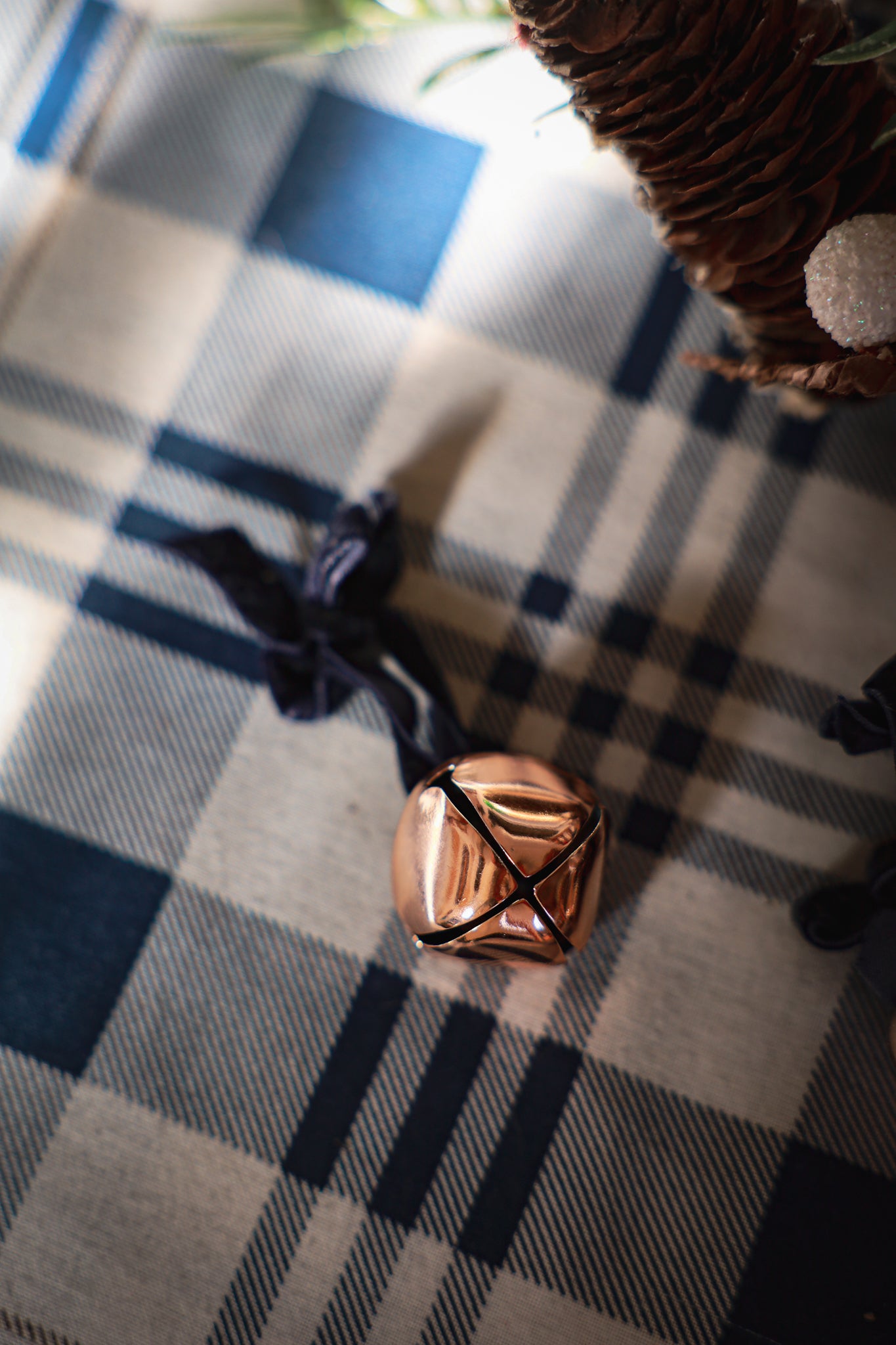 Bell and Velvet Ribbon Ornament(set of 4)