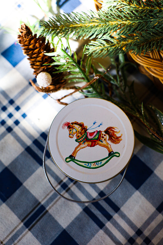 Pine Scented Candle in Tin Can(Horse)