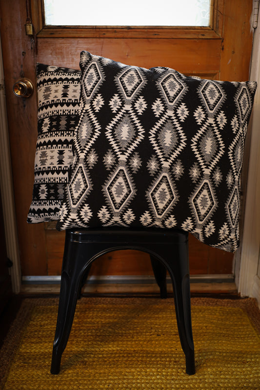 Set of 2 Boho cushions