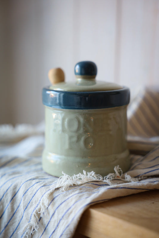 Honey Pot and dipper