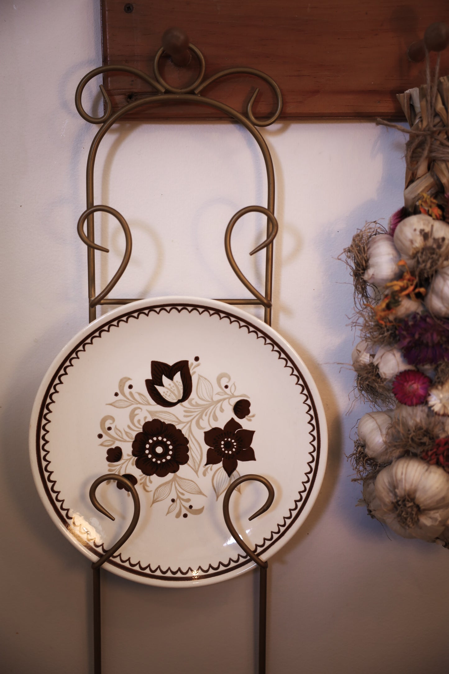 Royal China Nutmeg Plate