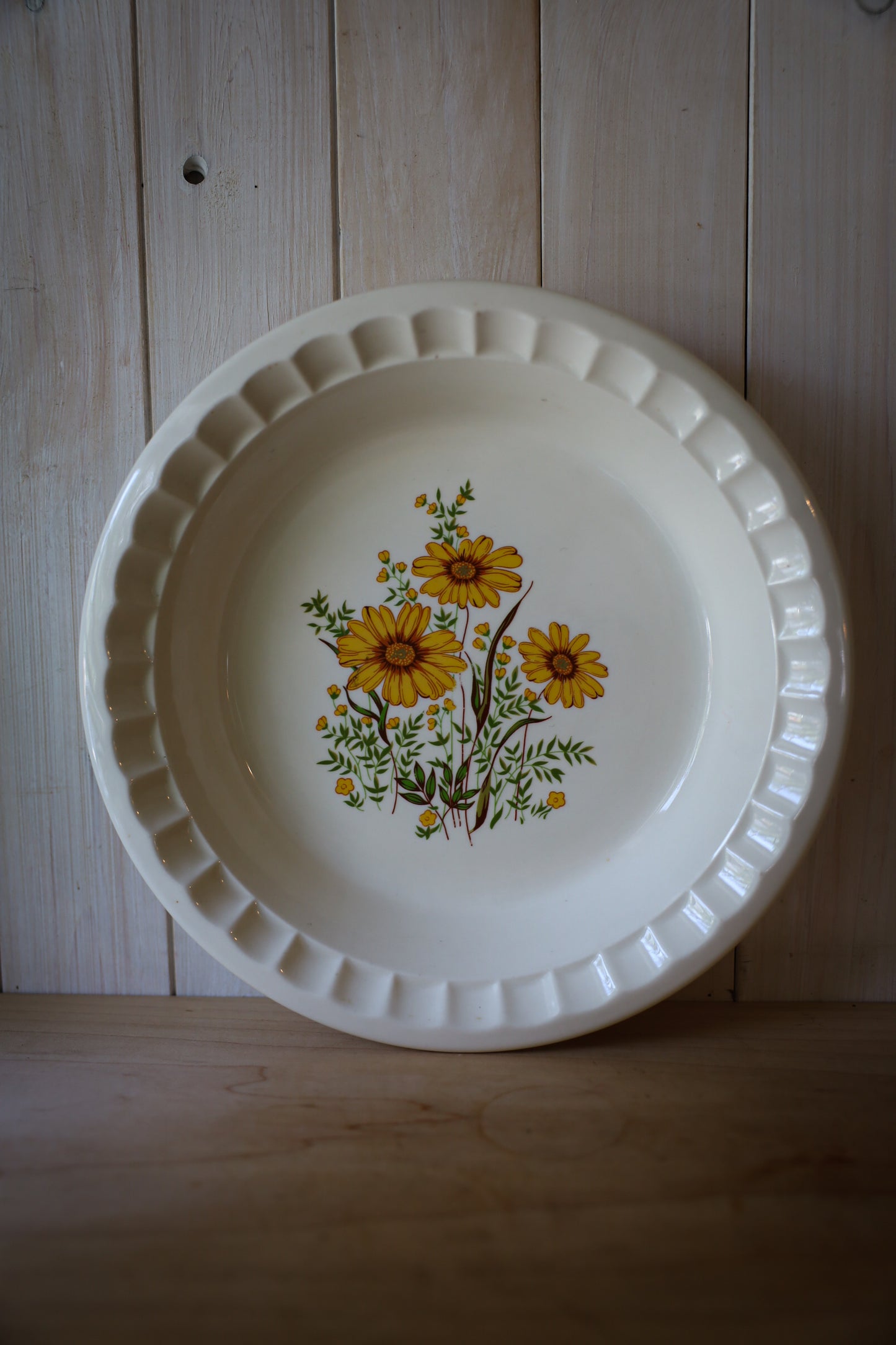 Vintage Yellow Daisy Ceramic Pie Plate